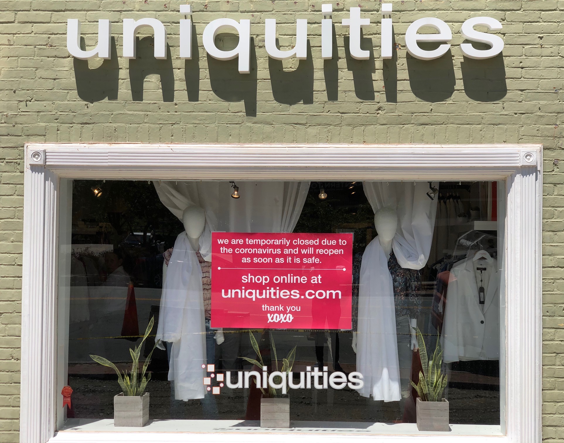 Uniquities store front